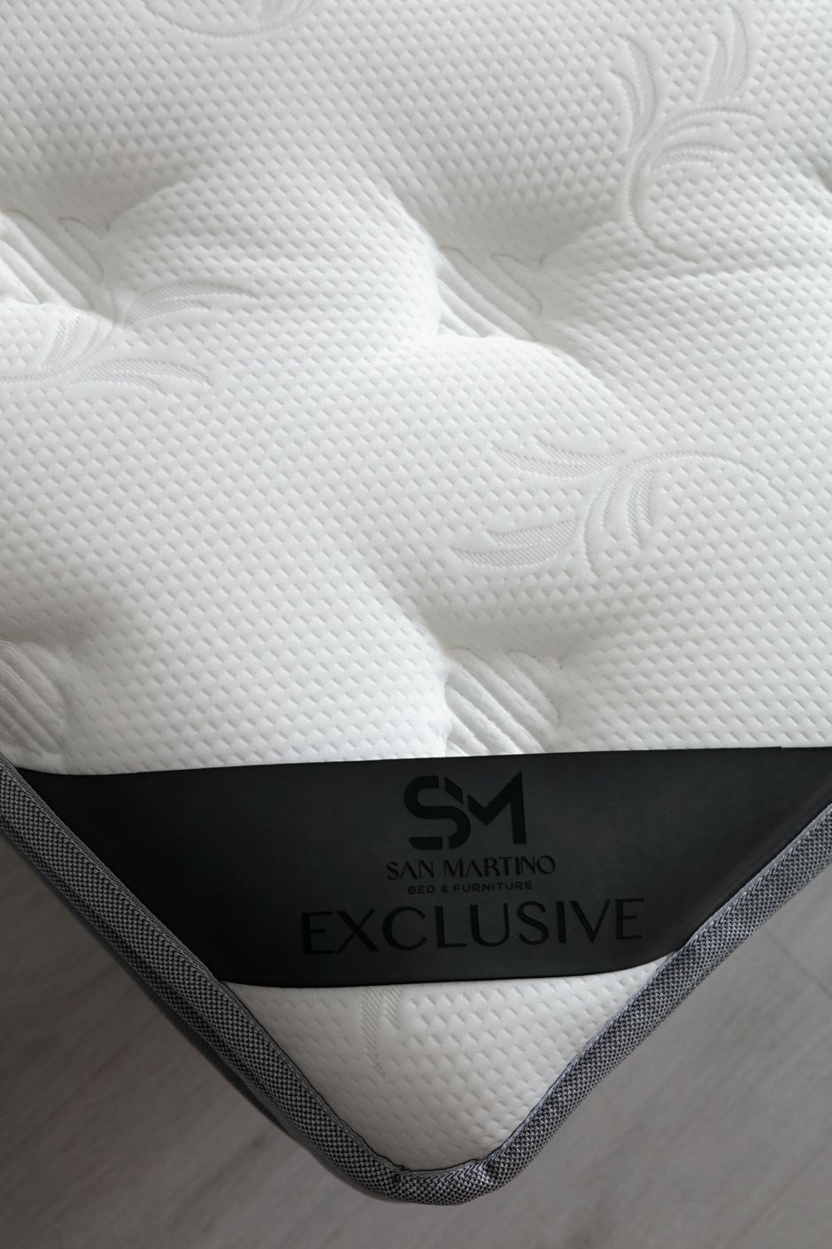 Matelas à ressort avec surmatelas intégré : épaisseur 32 cm Exclusive Gris