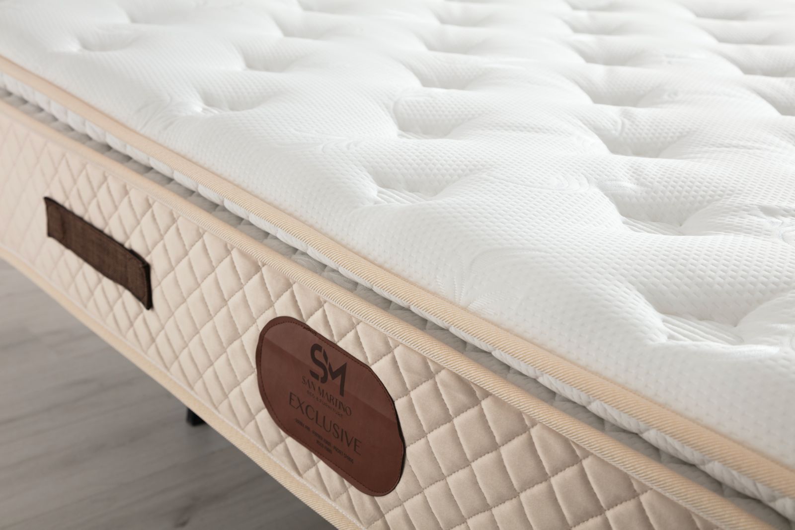 Matelas à ressort avec surmatelas intégré : épaisseur 32 cm Exclusive Beige