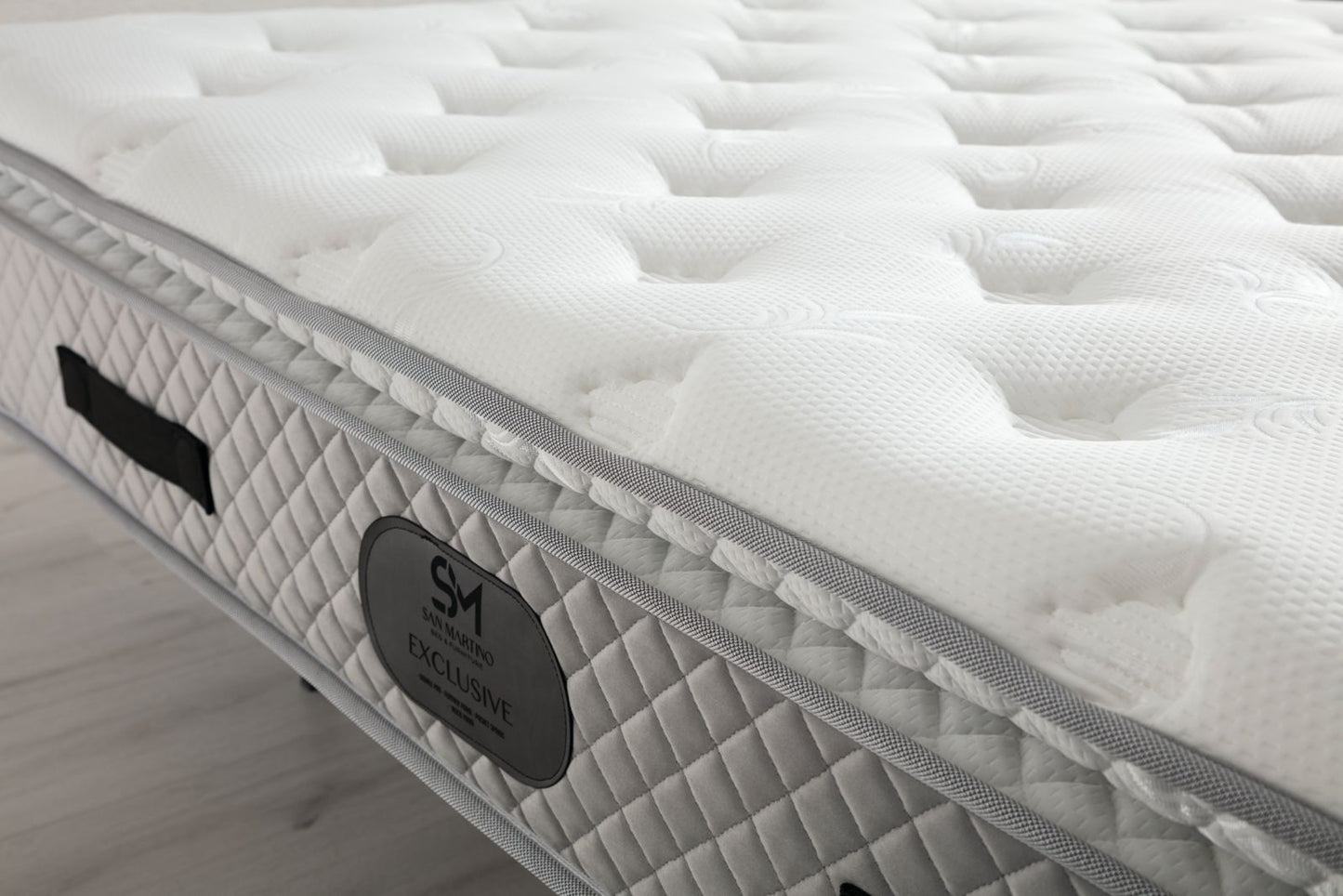 Matelas à ressort avec surmatelas intégré : épaisseur 32 cm Exclusive Gris