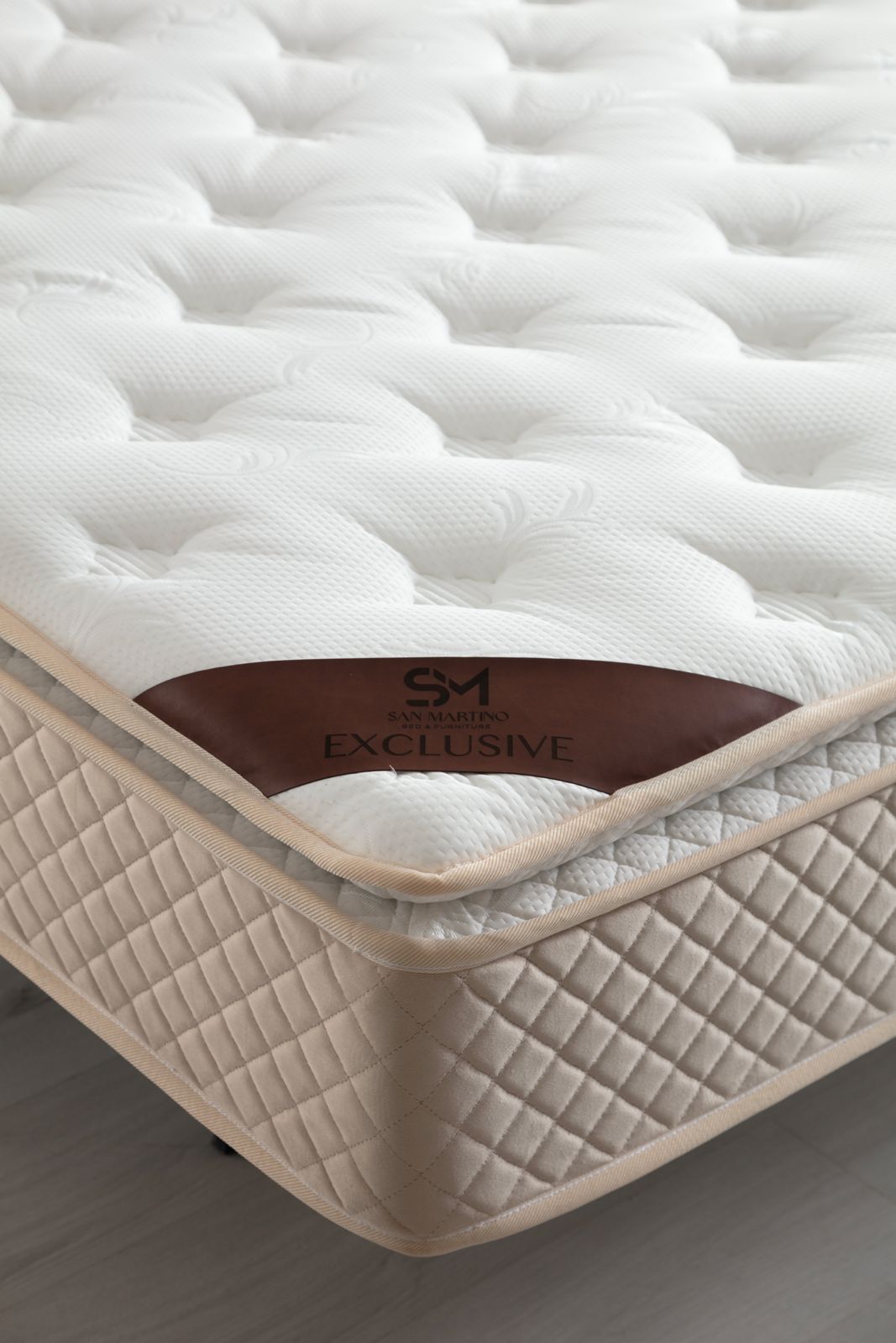 Matelas à ressort avec surmatelas intégré : épaisseur 32 cm Exclusive Beige