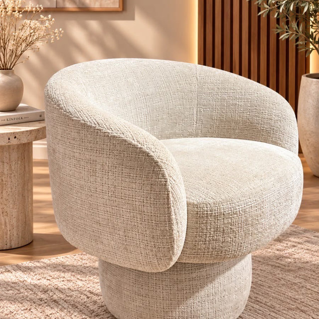Fauteuil NESTOR beige en tissu Marbella, design arrondi et assise confortable