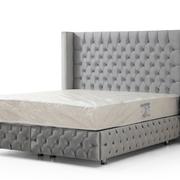 Lit double coffre capitonné 2 places en velours avec tête de lit – CLOUTÉ GRIS